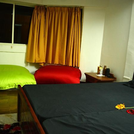 Social Rehab Downtown Hostel Bangalore Ngoại thất bức ảnh