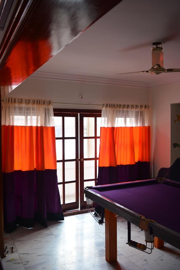 Social Rehab Downtown Hostel Bangalore Ngoại thất bức ảnh