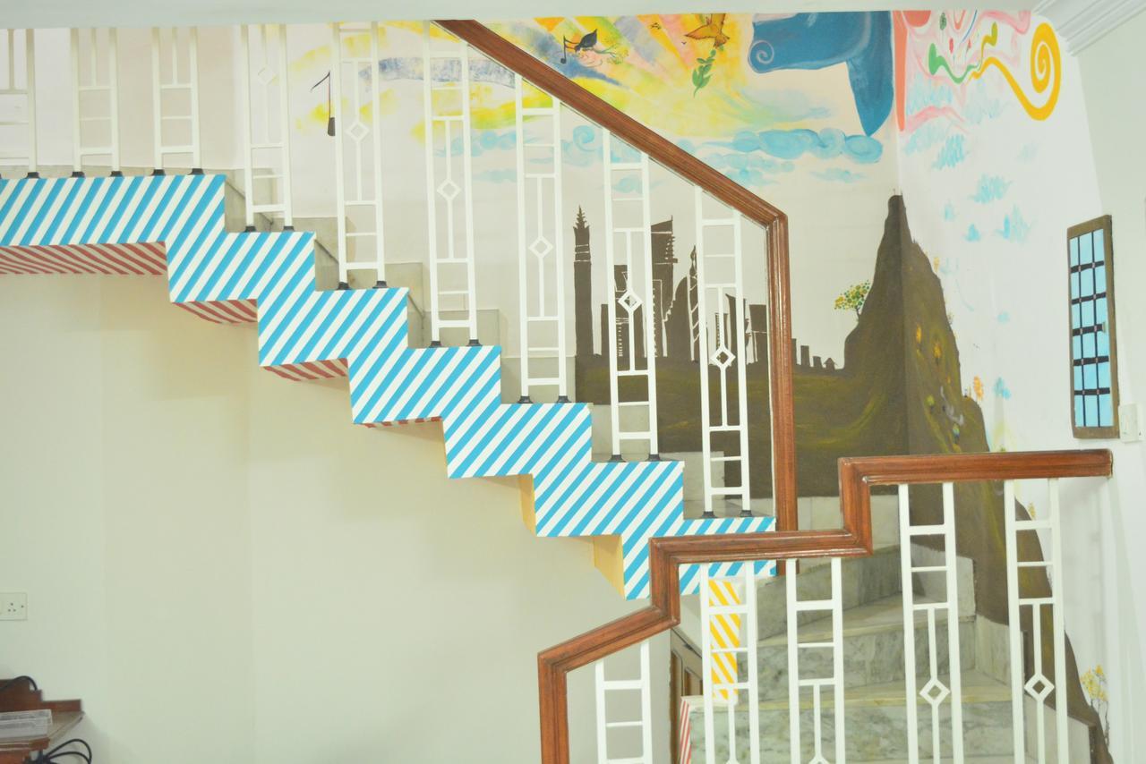 Social Rehab Downtown Hostel Bangalore Ngoại thất bức ảnh
