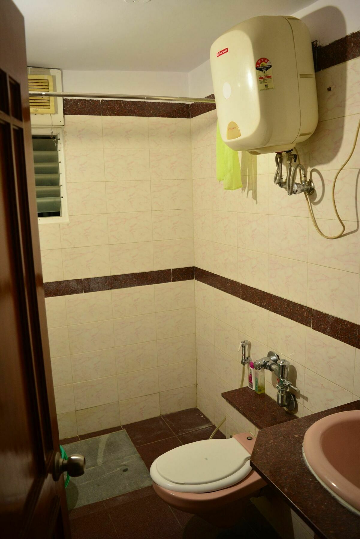 Social Rehab Downtown Hostel Bangalore Ngoại thất bức ảnh