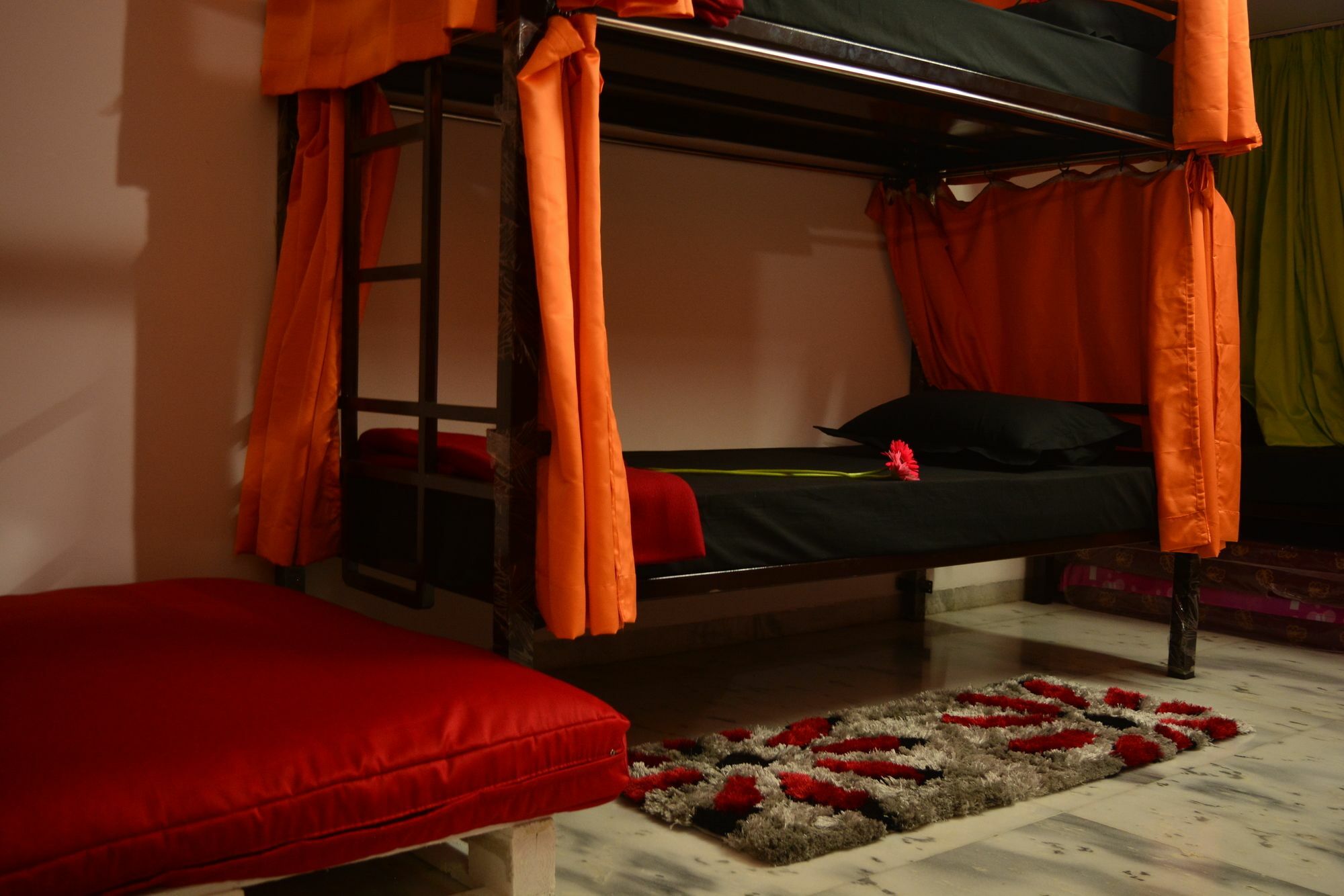 Social Rehab Downtown Hostel Bangalore Ngoại thất bức ảnh